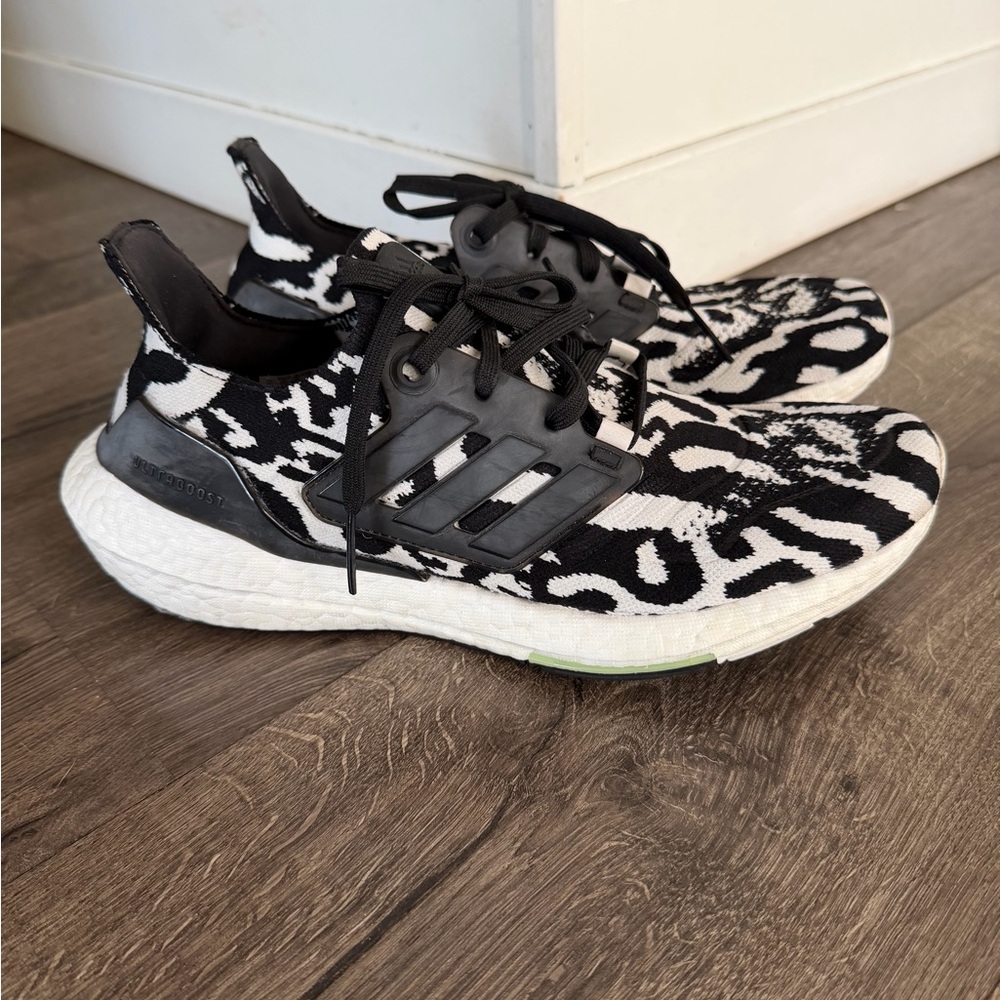 Adidas Ultraboost 22 Shoes Men's 8 White Black Zebra Athletic Running Sneakers